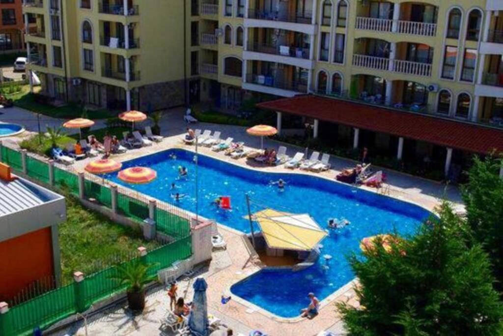 Уютные Апартаменты С Бассейном У Моря В Г. Солнечный Берег Sunny Beach Esterno foto