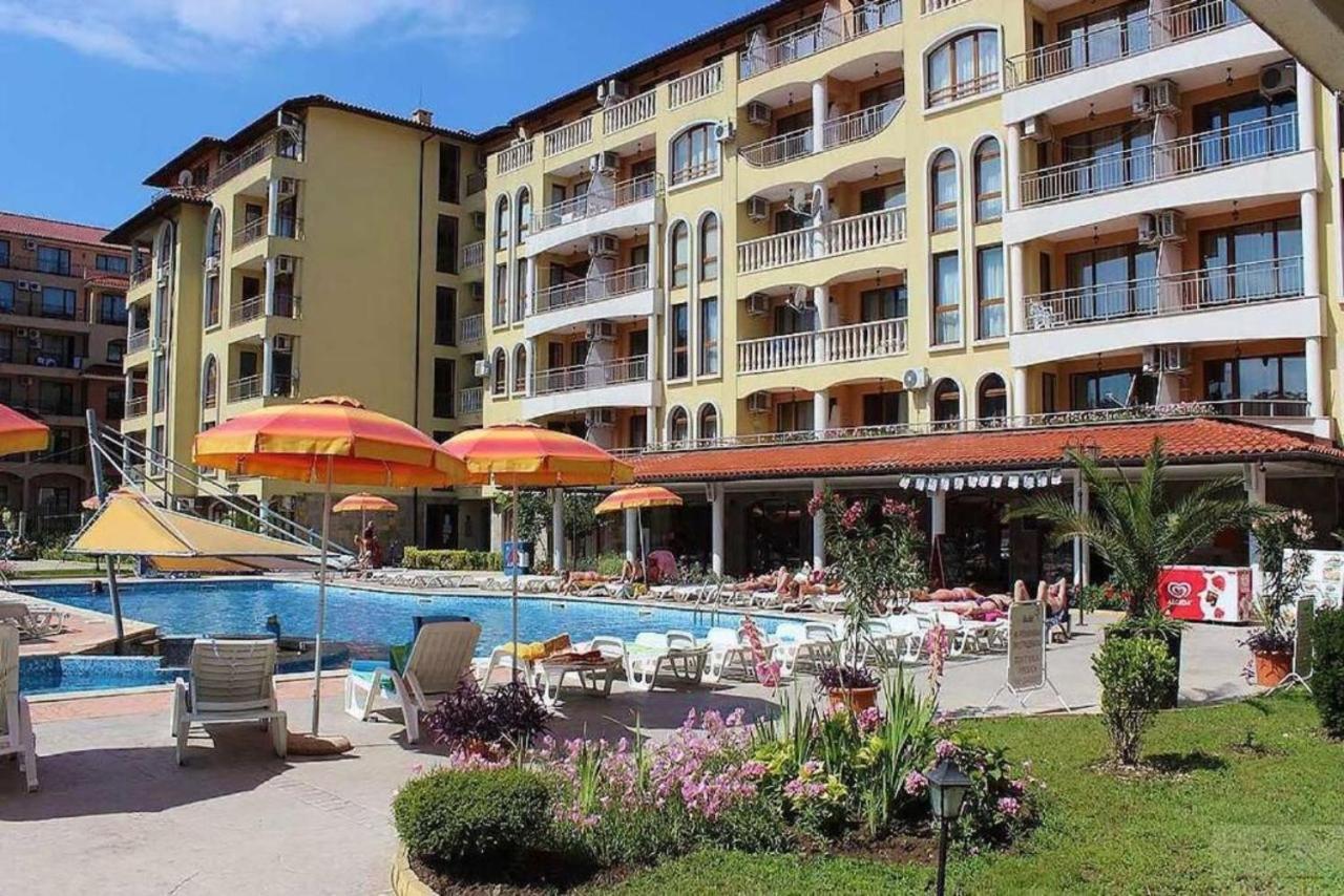 Уютные Апартаменты С Бассейном У Моря В Г. Солнечный Берег Sunny Beach Esterno foto